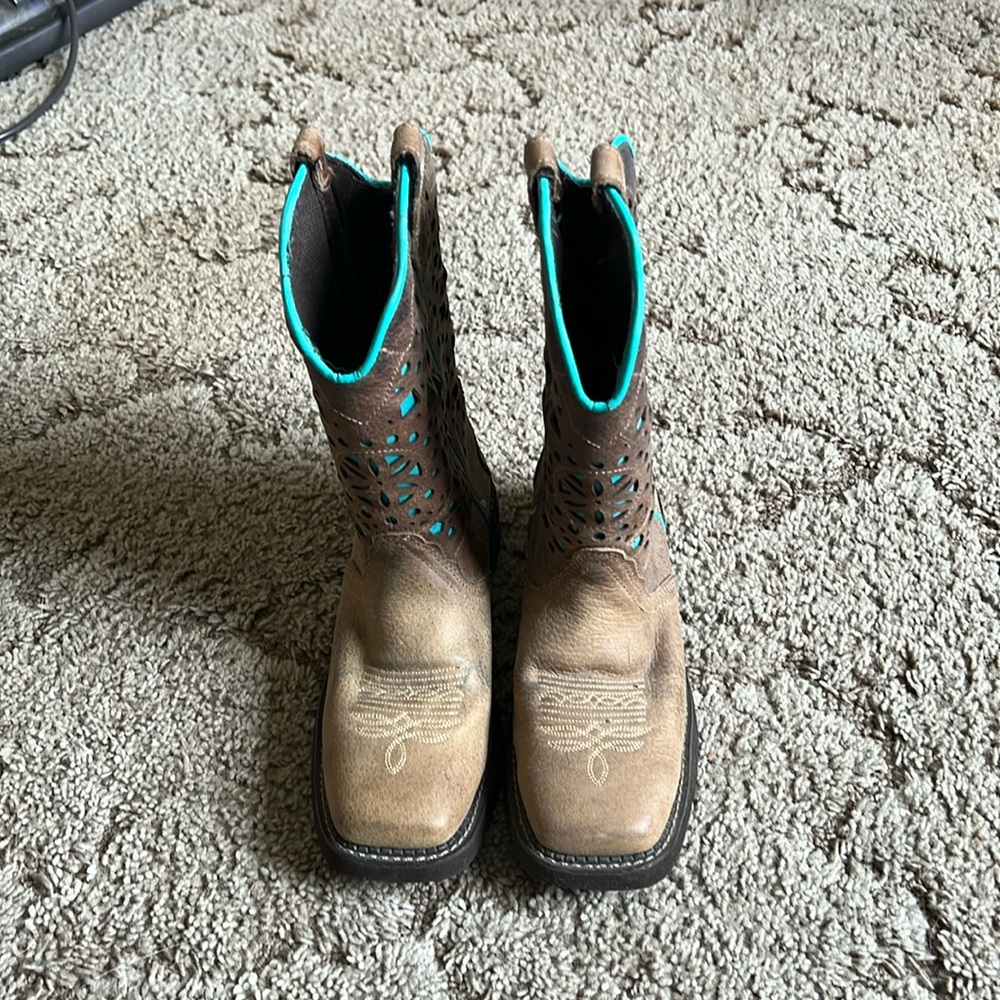 Justin Western Boots Square Toe Neutral/Teal Leather L2902- Women's size 8B
